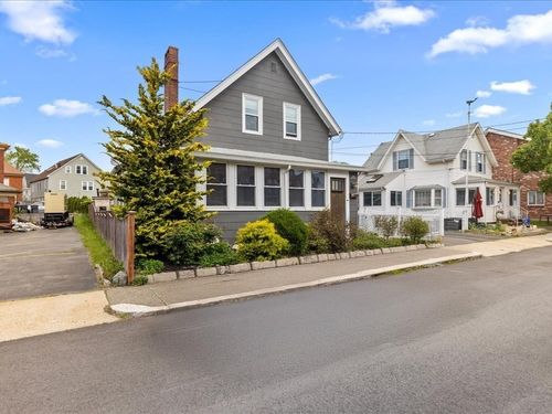 10 Ocean Ave, Winthrop, MA, 02152-1215 | Card Image