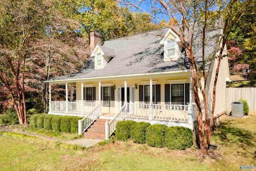 211 Ghost Hill Rd, Decatur, AL, 35603-3761 | Card Image