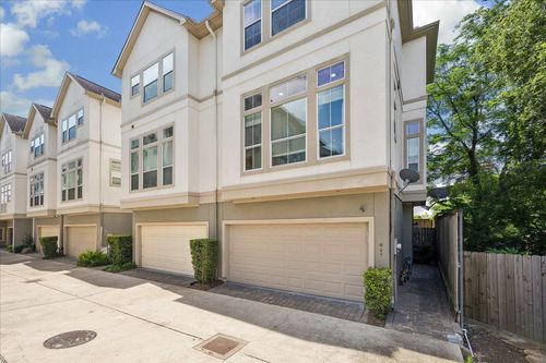 627 Hartman St, Houston, TX, 77007-5802 | Card Image