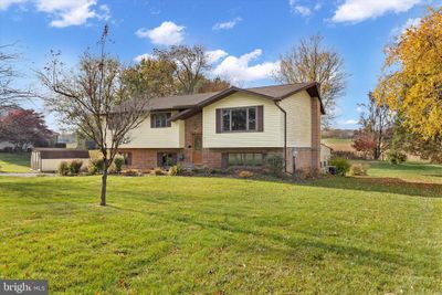 104 Stonehouse Road, House other with 4 bedrooms, 2 bathrooms and null parking in CARLISLE PA | Image 2