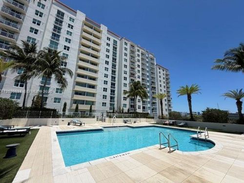 813-3000 Coral Way, Coral Gables, FL, 33145-3237 | Card Image