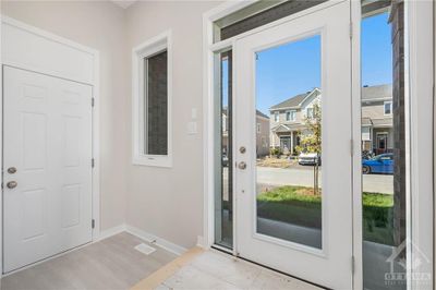 98 Pizzicato St, Townhouse with 4 bedrooms, 4 bathrooms and 2 parking in Ottawa ON | Image 3