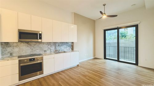 806-987 Queen St, Honolulu, HI, 96814-4117 | Card Image