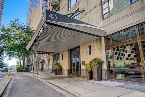 3002-401 Ontario St, Chicago, IL, 60611-7186 | Card Image