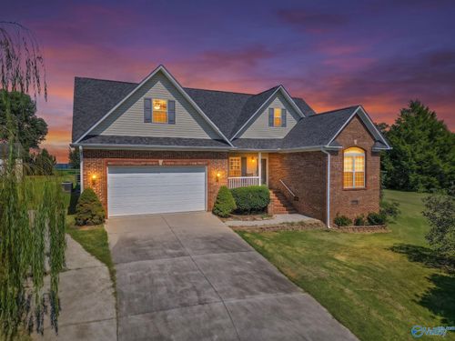 92 Lake Ridge Cir, Guntersville, AL, 35976-5503 | Card Image
