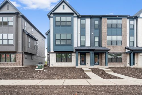8375 Mulberry Ave, Morton Grove, IL, 60053-2524 | Card Image