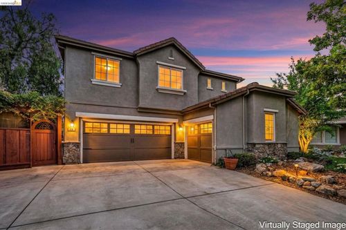 10 Kali Ct, Oakley, CA, 94561-6352 | Card Image