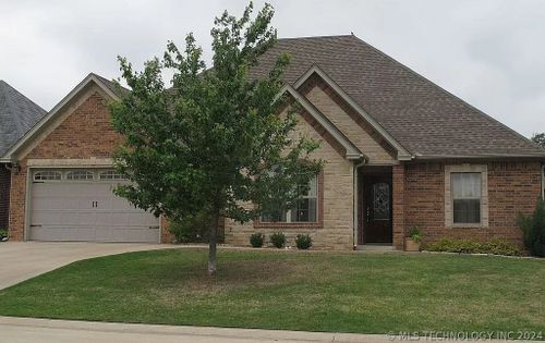 831 Sunset Court, Ardmore, OK, 73401 | Card Image