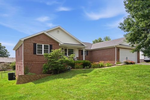 412 Pope Ave, Harrodsburg, KY, 40330-7504 | Card Image