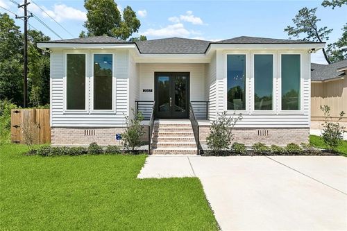 2337 Orleans St, Mandeville, LA, 70448-3633 | Card Image