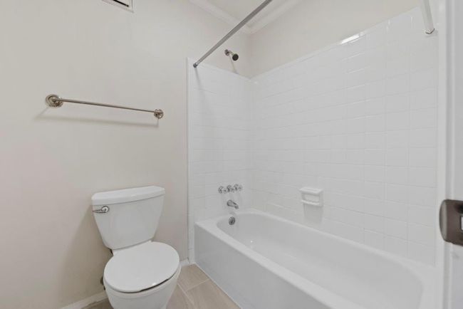 601 Park Ridge Cir, Condo with 2 bedrooms, 2 bathrooms and 2 parking in Marietta GA | Image 13