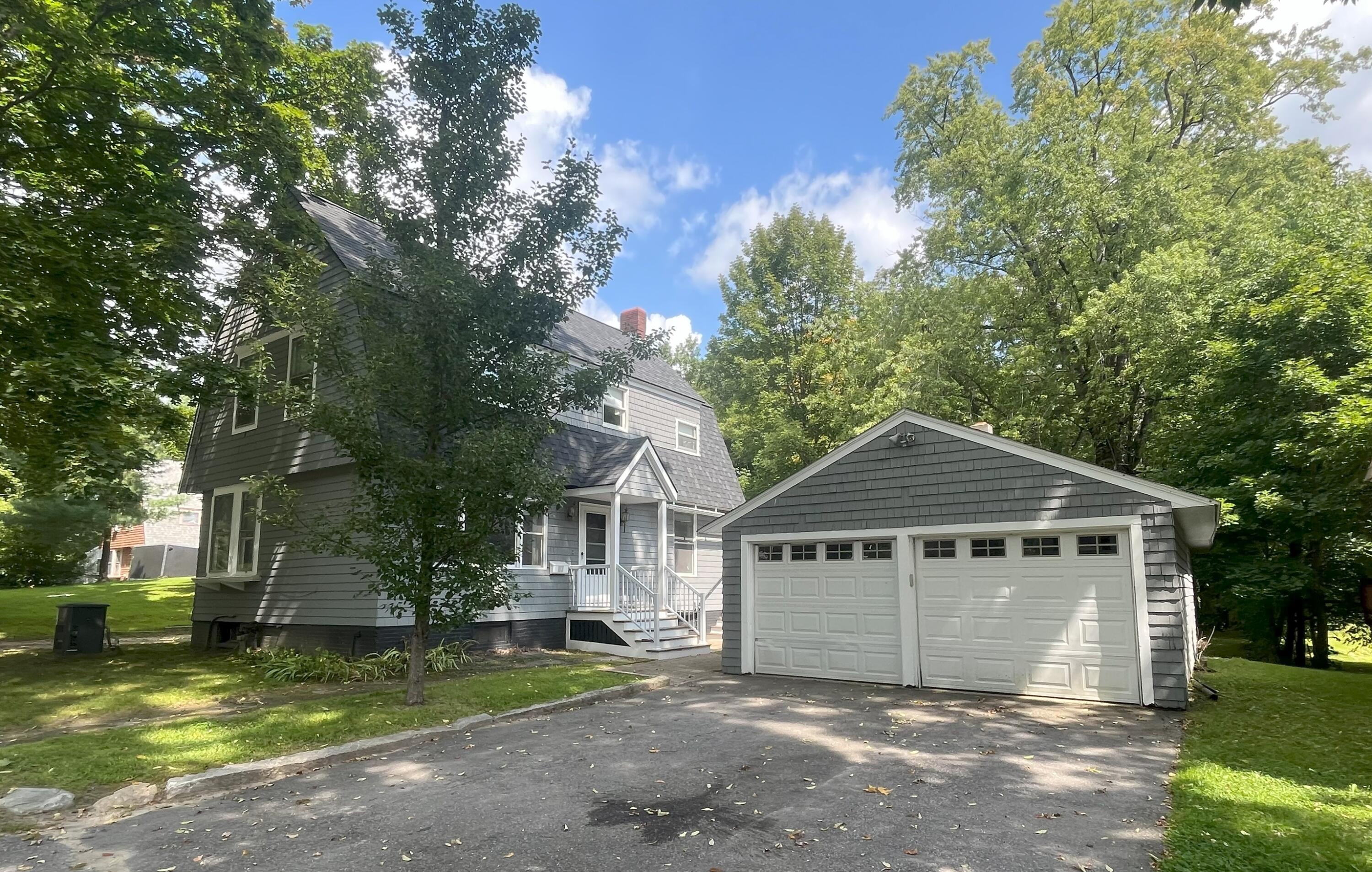 Cottage Pl, Westbrook, ME 04092