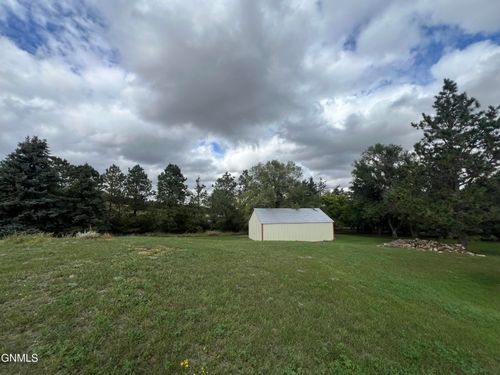 T Bd, Hettinger, ND, 58639 | Card Image