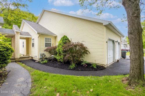 22 Brook St, Rensselaer, NY, 12144-4254 | Card Image