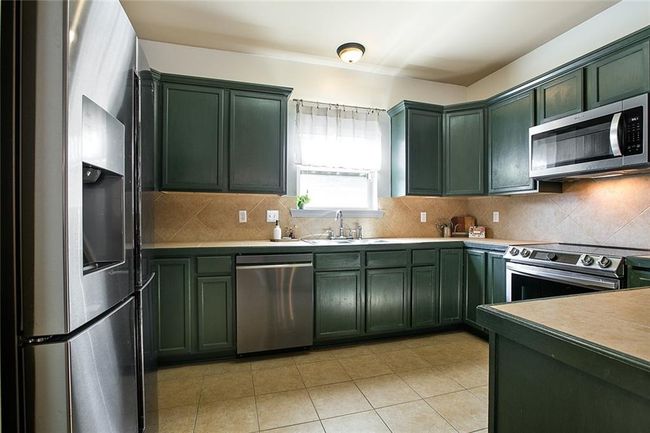 Large Kitchen with plenty of storage | Image 4