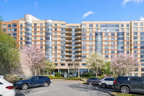 apt-1011-8100 River Rd, North Bergen, NJ, 07047-7220 | Card Image