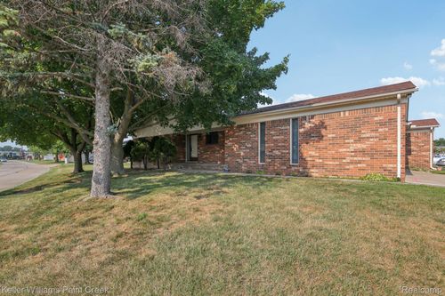 8669 Tucson Ct, Warren, MI, 48093-2334 | Card Image