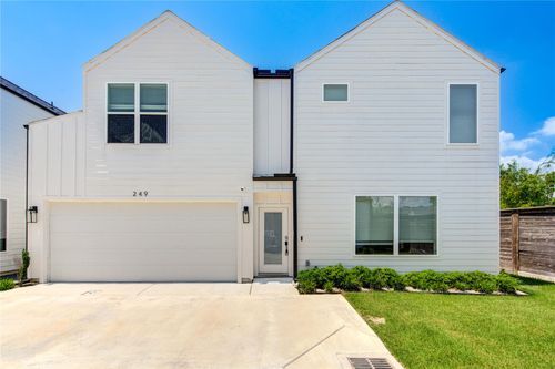 249 Julia St, Houston, TX, 77022-3116 | Card Image