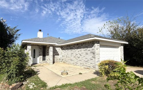 817 Savage Dr, Denton, TX, 76207-8126 | Card Image