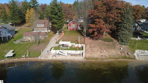 1820 N Ogemaw Trl, West Branch, MI, 48661-9720 | Card Image