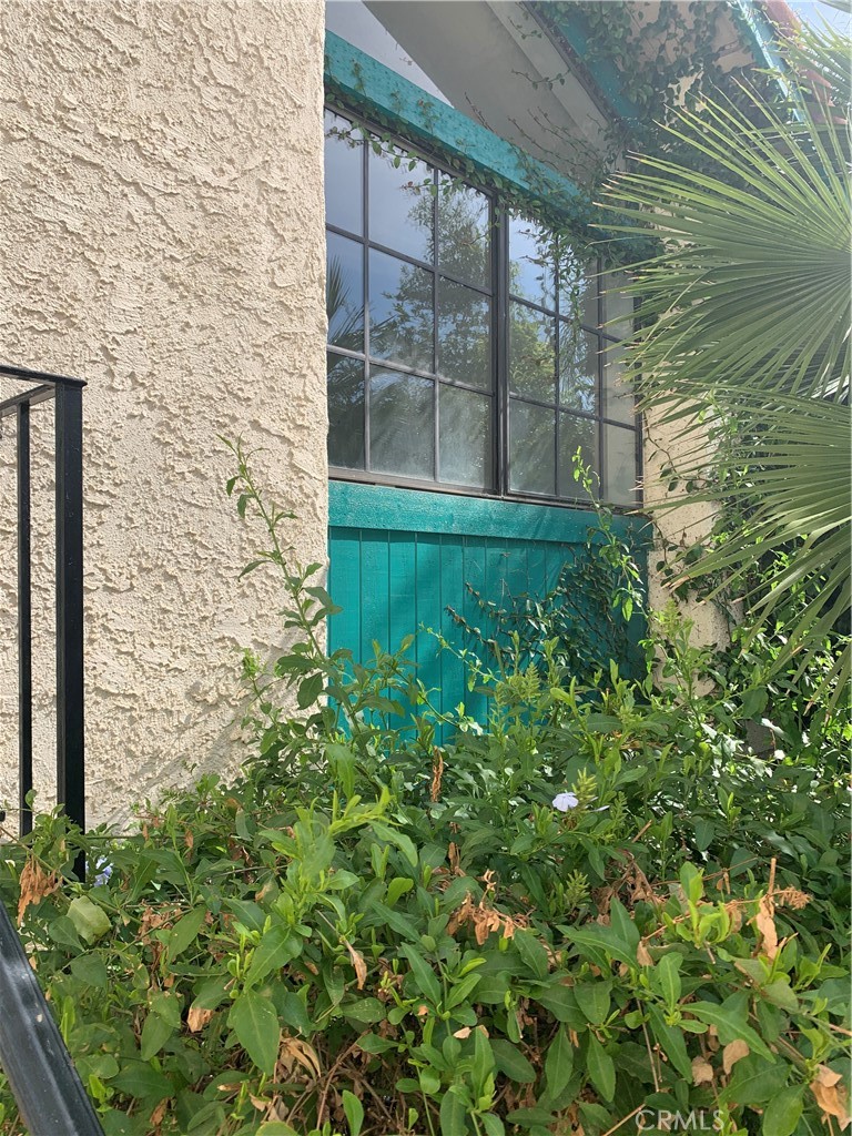 Residential Lease in Woodland Hills 5