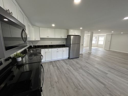 36 Church Ln, East Lyme, CT, 06333-1620 | Card Image