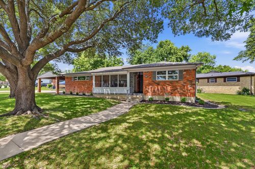 5921 Circular Dr, North Richland Hills, TX, 76117-2810 | Card Image