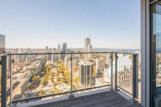 3701 - 667 Howe St, Condo with 3 bedrooms, 3 bathrooms and 2 parking in Vancouver BC | Image 16