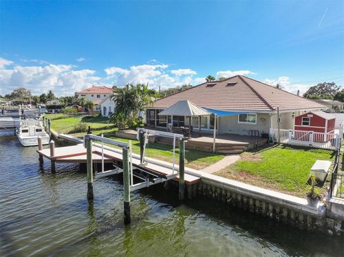 9453 Treasure Ln Ne, ST PETERSBURG, FL, 33702-2666 | Card Image