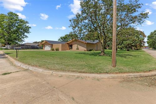 1535 Mockingbird Ln, Weatherford, OK, 73096-2730 | Card Image