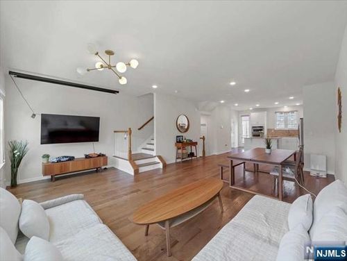 12 Litchfield Ln, Fair Lawn, NJ, 07410-3346 | Card Image