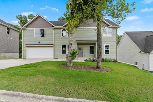 711 Rockcliff St, Greenville, SC, 29617-6746 | Card Image
