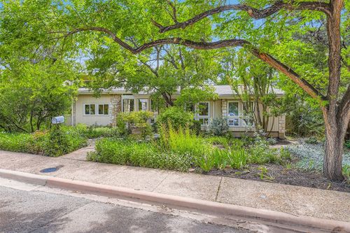 1901 Cresthaven Dr, Austin, TX, 78704-2754 | Card Image