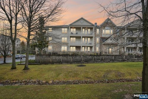 1209 Holly Ln, Cedar Grove, NJ, 07009-3212 | Card Image