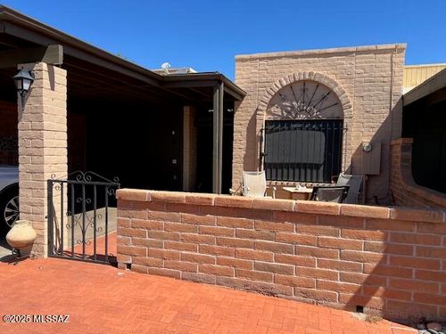 1488 W Calle Mendoza, Green Valley, AZ, 85622-8208 | Card Image
