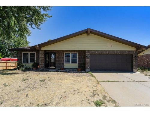 5040 Uvalda St, Denver, CO, 80239-4352 | Card Image