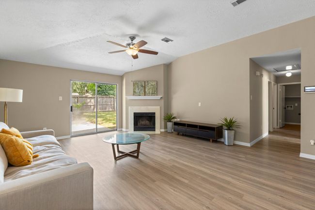 29222 Waltham St, House other with 3 bedrooms, 2 bathrooms and 2 parking in Spring TX | Image 6
