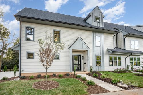 2001 Renner St, Charlotte, NC, 28216-5129 | Card Image