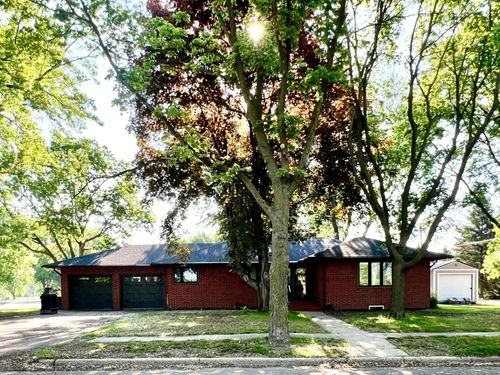 424 S Gaulke St, Appleton, MN, 56208-1516 | Card Image