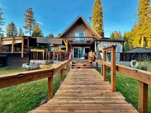 27233 Rocky Point Rd, Klamath Falls, OR, 97601-8534 | Card Image