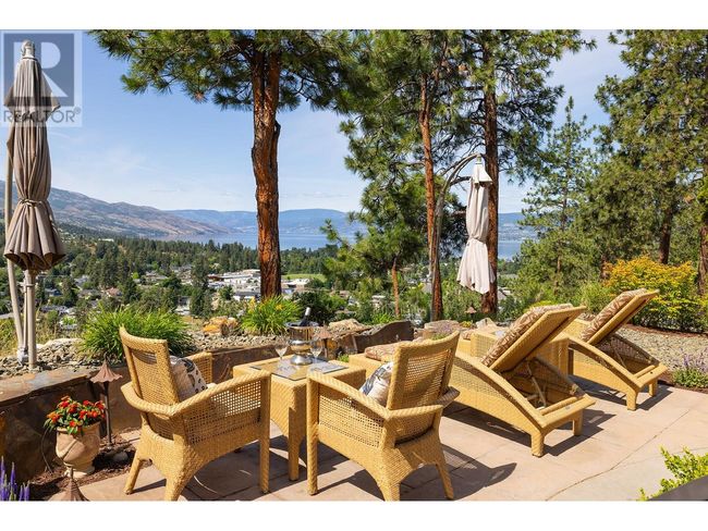 983 Westpoint Dr, House other with 4 bedrooms, 6 bathrooms and 2 parking in Kelowna BC | Image 35