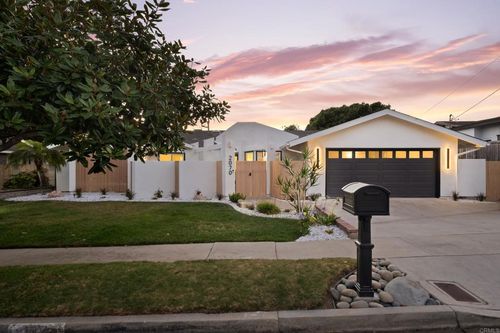 2070 Basswood Ave, Carlsbad, CA, 92008-1110 | Card Image