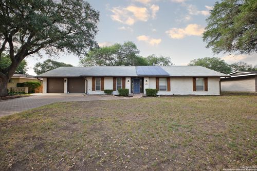 425 Winfield Blvd, Windcrest, TX, 78239-2040 | Card Image
