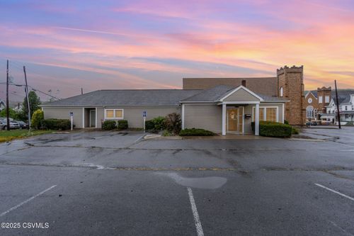 135 E 3rd St, MOUNT CARMEL, PA, 17851-2167 | Card Image