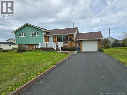 627 Rue Principale, Pointe Verte, NB, E8J2P7 | Card Image