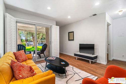 unit-116-550 N Villa Ct, Palm Springs, CA, 92262-0681 | Card Image