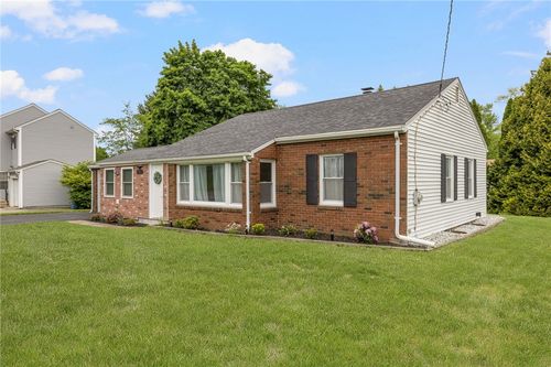 461 River Rd, Lincoln, RI, 02865-1424 | Card Image