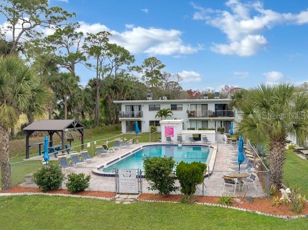 Residential in DAYTONA BEACH