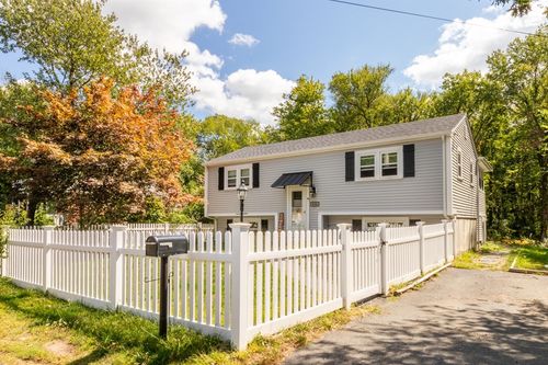 154 Auburn St, Whitman, MA, 02382-2310 | Card Image