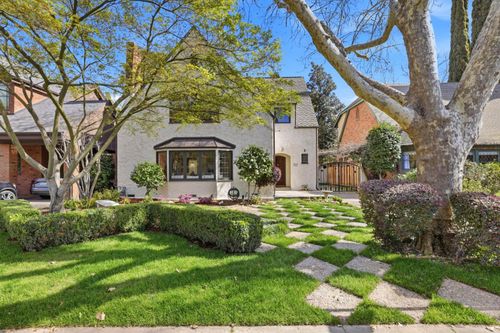 717 33rd Street, Sacramento, CA, 95816 | Card Image